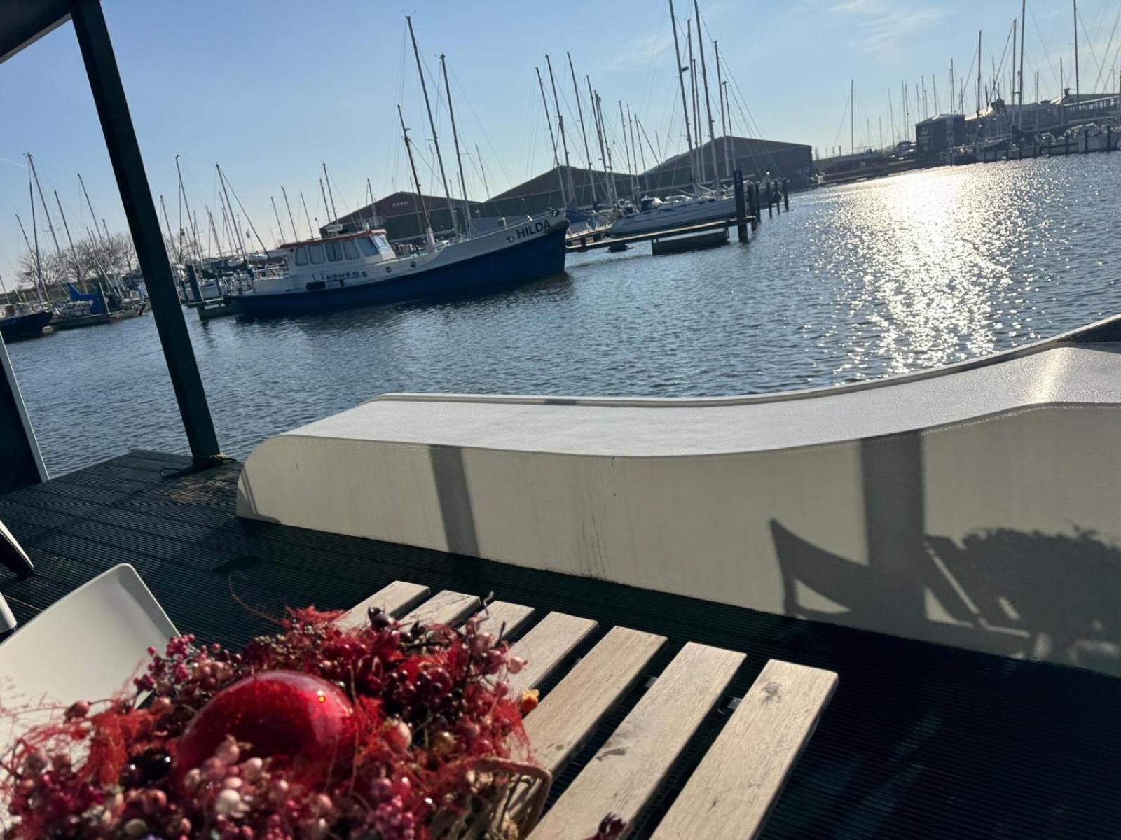 Tinyfloat Holiday home