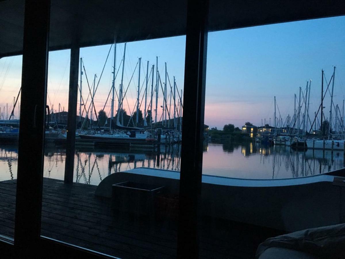 Tinyfloat Holiday home Andijk